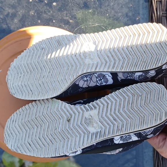 Women's NIKE Classic Cortez Lx Floral - Picture 5 of 8